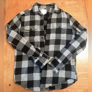 Men’s American Eagle black/gray plaid flannel size Small